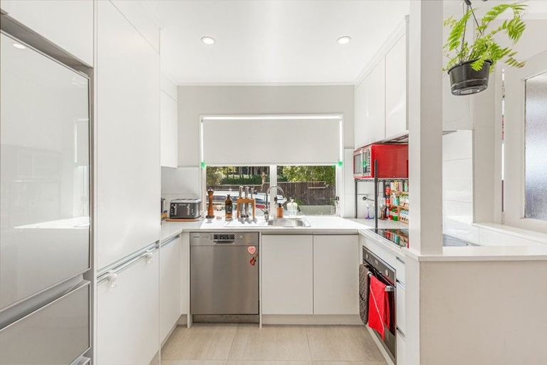 Photo of property in 2/32 Moana Avenue, Onehunga, Auckland, 1061