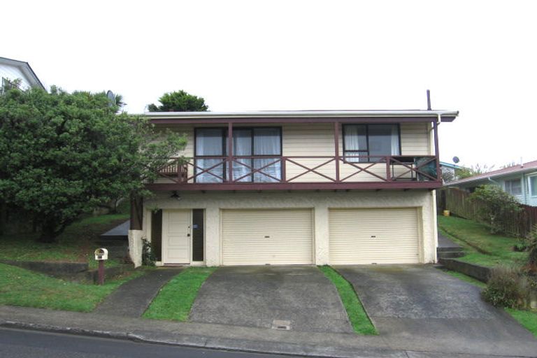 Photo of property in 11 Fitzpatrick Street, Newlands, Wellington, 6037