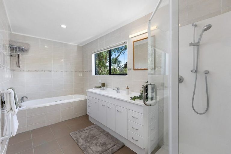 Photo of property in 150 Wade River Road, Wade Heads, Whangaparaoa, 0932