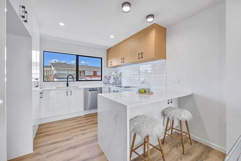 Photo of property in 6/27 Carole Crescent, Pakuranga, Auckland, 2010