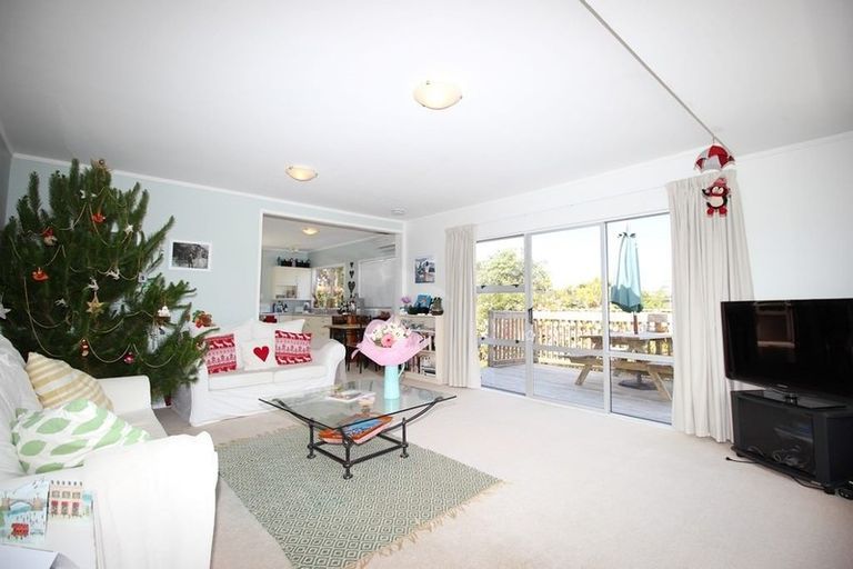 Photo of property in 54 Everard Avenue, Army Bay, Whangaparaoa, 0930