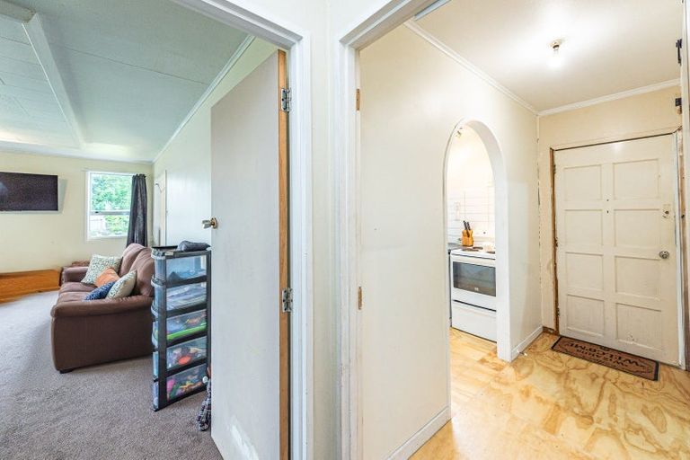 Photo of property in 40 Brassey Street, Waverley, 4510