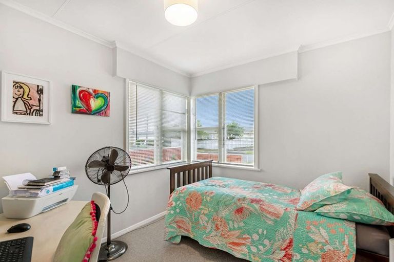 Photo of property in 27 Ferguson Street, Levin, 5510