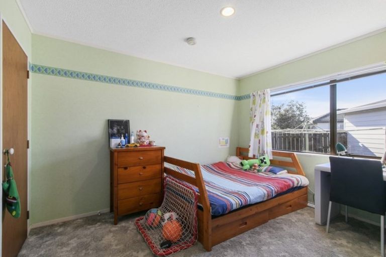 Photo of property in 35 Camellia Terrace, Maungaraki, Lower Hutt, 5010