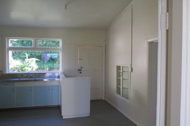 Photo of property in 98 Rolleston Street, Mount Cook, Wellington, 6021