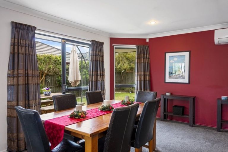 Photo of property in 15 Hideaway Gate, Parklands, Christchurch, 8083