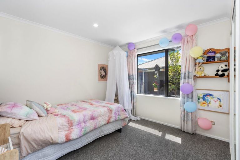 Photo of property in 19 Garforth Green, Halswell, Christchurch, 8025