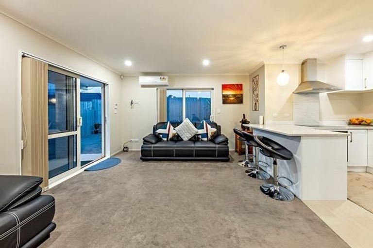 Photo of property in 55c Senator Drive, Manurewa, Auckland, 2105