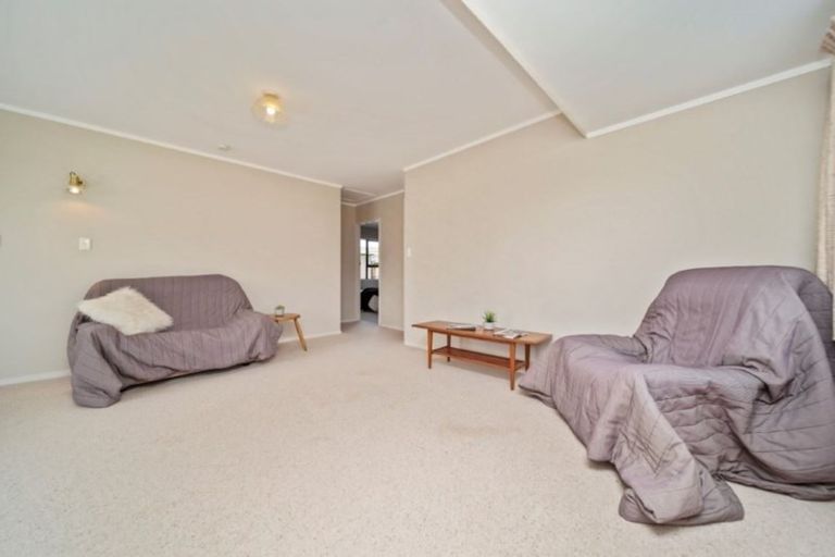 Photo of property in 1/28 Tiverton Crescent, Whalers Gate, New Plymouth, 4310