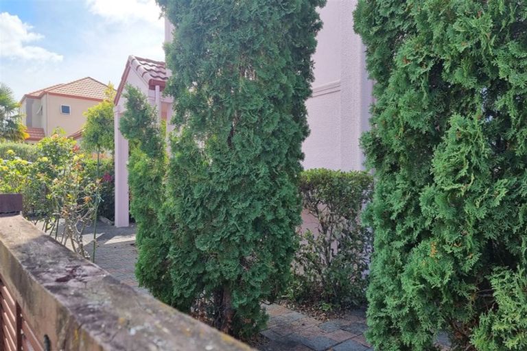 Photo of property in 9 Stolford Crescent, New Lynn, Auckland, 0600