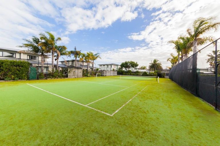 Photo of property in 76/2 Armoy Drive, East Tamaki, Auckland, 2016