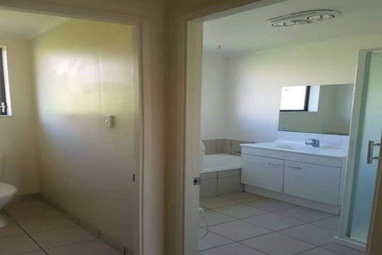 Photo of property in 73 Riverside Drive, Waiuku, 2123