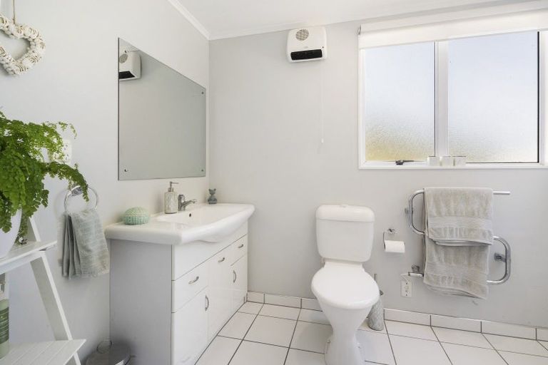 Photo of property in 11 Russo Terrace, Eastbourne, Lower Hutt, 5013