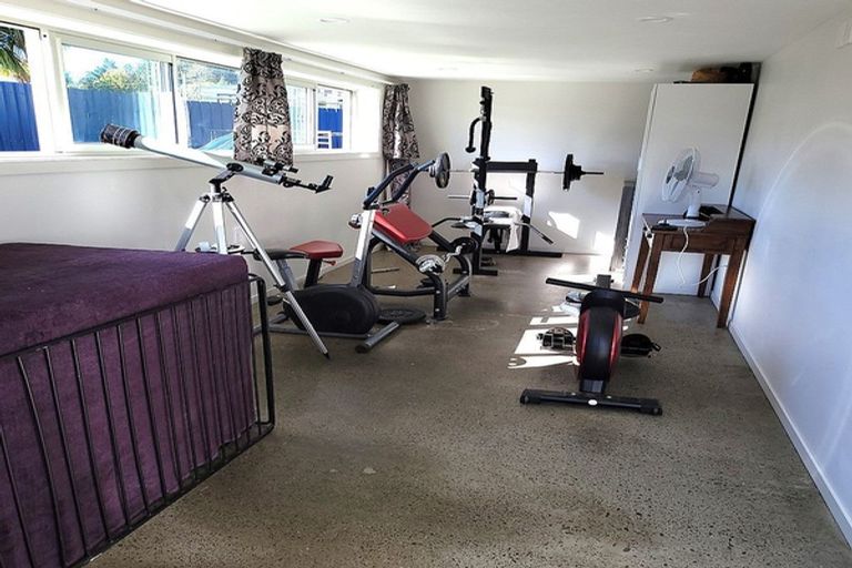 Photo of property in 4 Ponderosa Grove, Maoribank, Upper Hutt, 5018