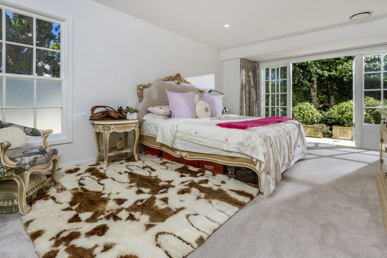 Photo of property in 40 Shakespeare Road, Milford, Auckland, 0620