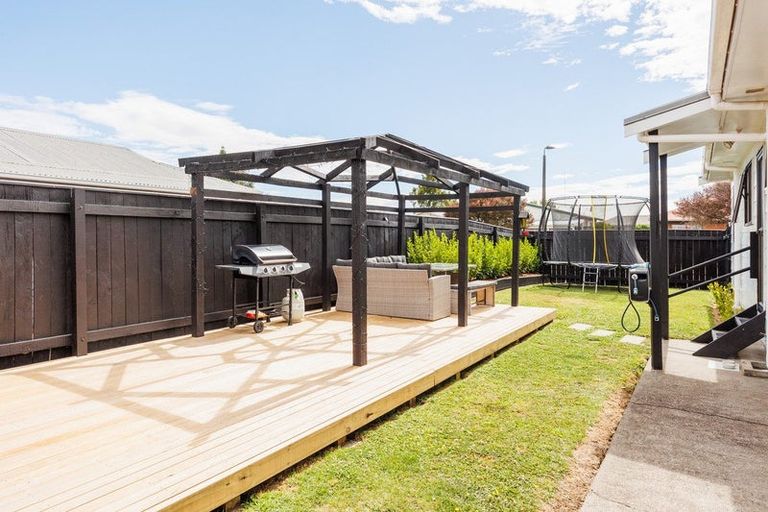 Photo of property in 35 Acacia Street, Kelvin Grove, Palmerston North, 4414