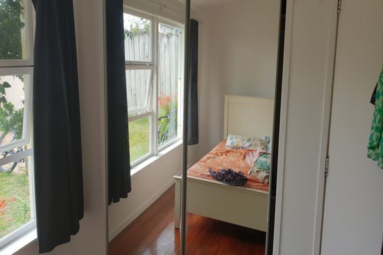 Photo of property in 3/2 Lansdowne Street, Bayswater, Auckland, 0622