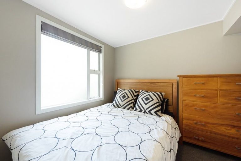 Photo of property in 47 Rona Street, Eastbourne, Lower Hutt, 5013