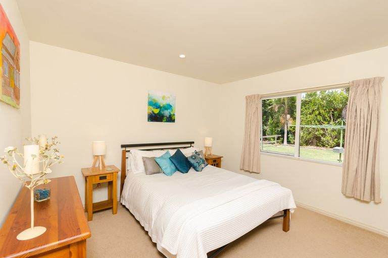 Photo of property in 32 Blue Marlin Drive, Kerikeri, 0230