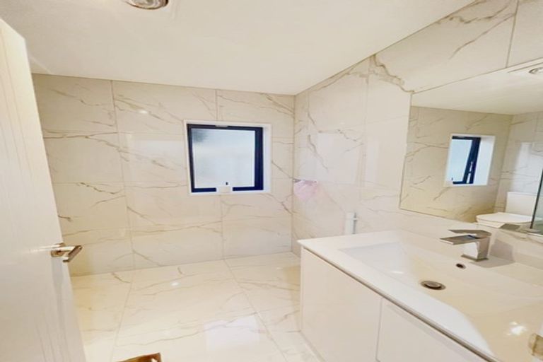 Photo of property in 187 Wallace Road, Mangere Bridge, Auckland, 2022