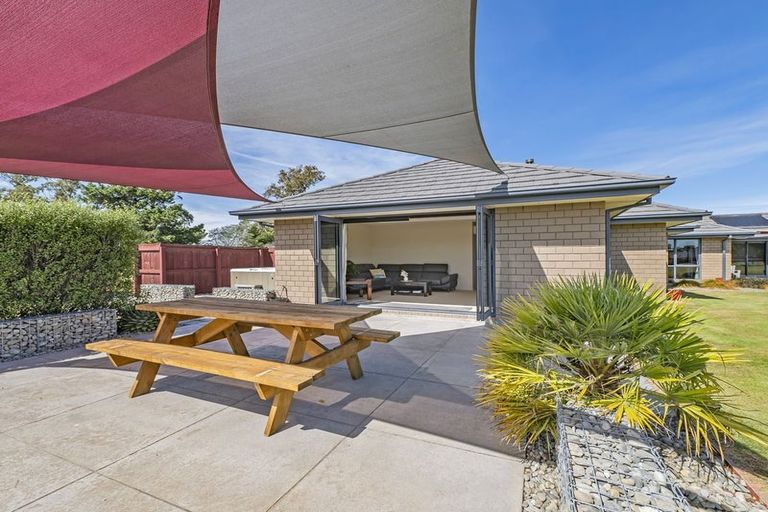 Photo of property in 9 Thorndon Close, Kirwee, Darfield, 7571