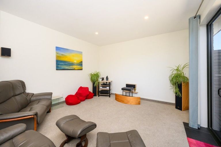 Photo of property in 70 Pacific Drive, Fitzherbert, Palmerston North, 4410