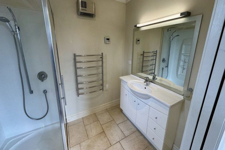 Photo of property in 220 Gibson Quay, Hokitika, 7810