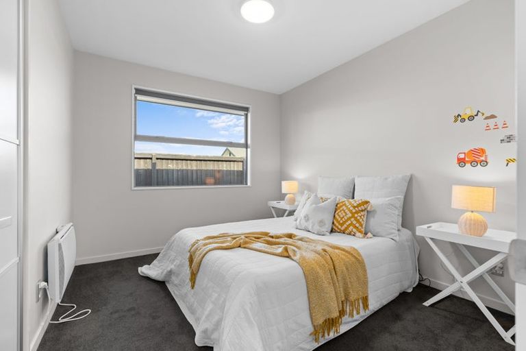 Photo of property in 14 Crown Close, Prebbleton, 7604