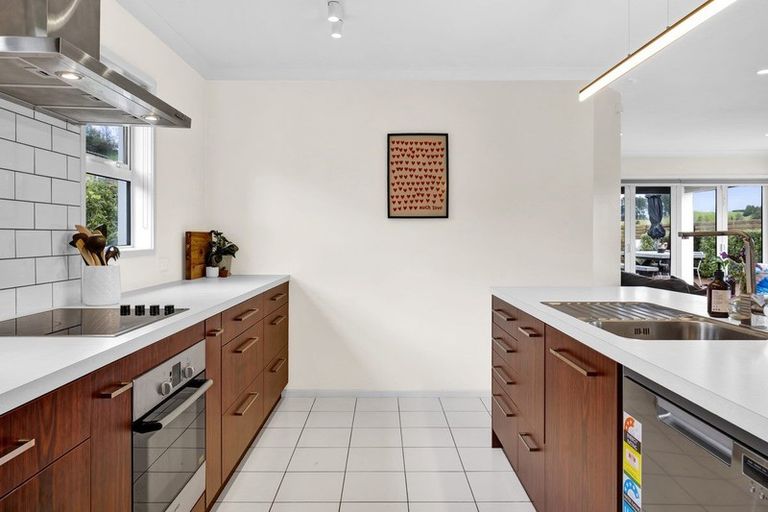 Photo of property in 4a Junction Street, Welbourn, New Plymouth, 4310