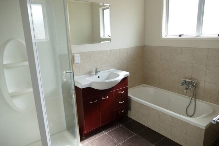 Photo of property in 399a Great South Road, Opaheke, Papakura, 2113