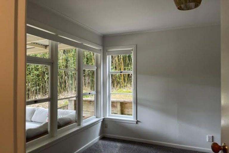 Photo of property in 802 West Coast Road, Oratia, Auckland, 0604