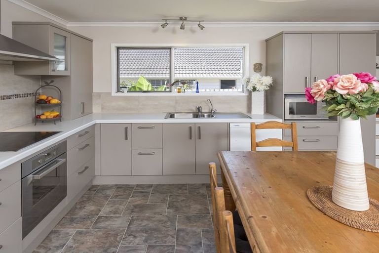 Photo of property in 4 Galvan Avenue, Sunnyhills, Auckland, 2010