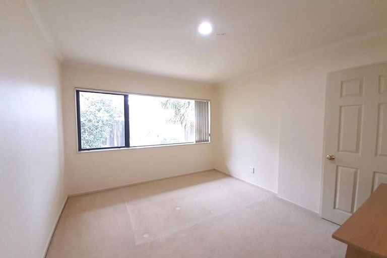 Photo of property in 3/72 Swanson Road, Henderson, Auckland, 0610