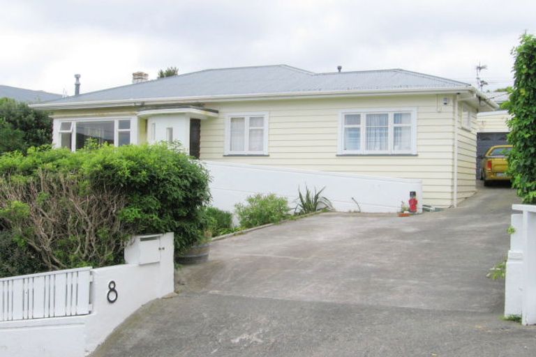 Photo of property in 8 Gowrie Street, Brooklyn, Wellington, 6021