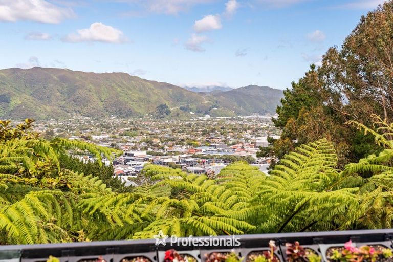 Photo of property in 73 Tirohanga Road, Tirohanga, Lower Hutt, 5010