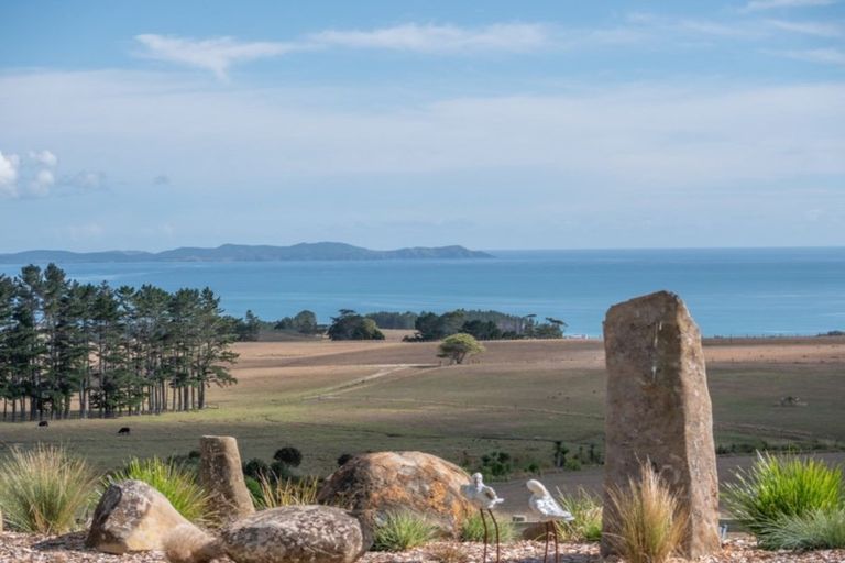 Photo of property in 601 Cable Bay Block Road, Cable Bay, 0420