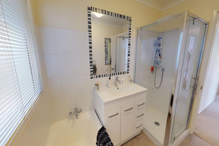 Photo of property in 1/2 Calluna Crescent, Totara Heights, Auckland, 2105