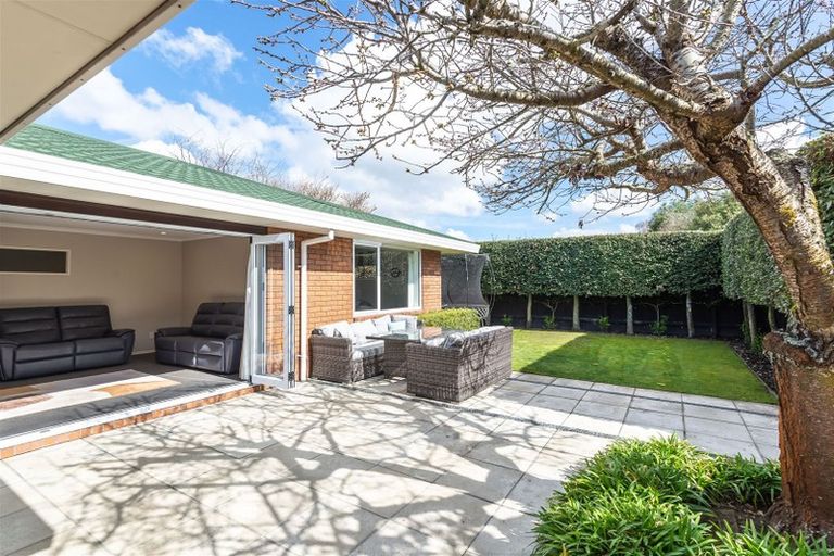 Photo of property in 46 Regency Crescent, Redwood, Christchurch, 8051