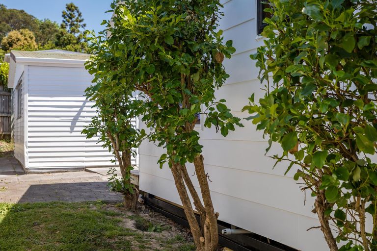 Photo of property in 114 Pooks Road, Ranui, Auckland, 0612