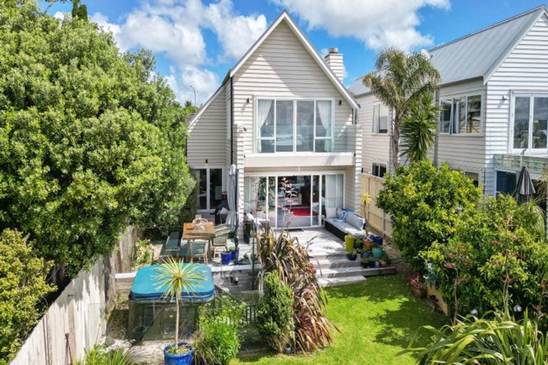 Photo of property in 7a Torkar Road, Clarks Beach, 2122