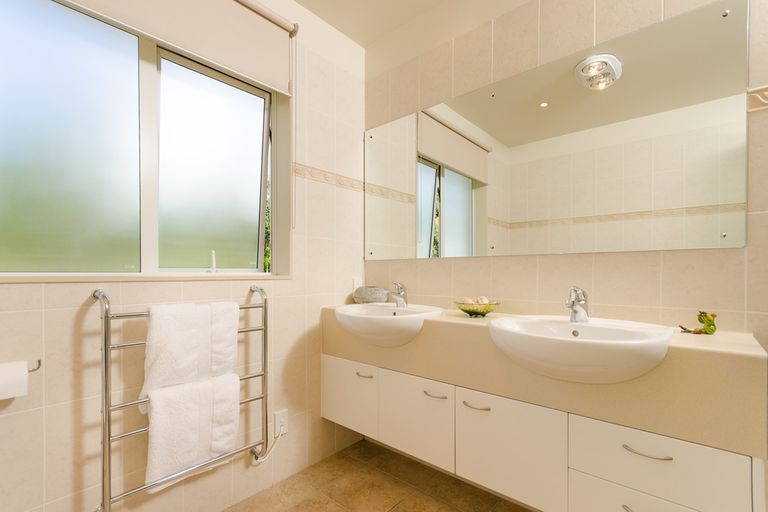 Photo of property in 32 Blue Marlin Drive, Kerikeri, 0230