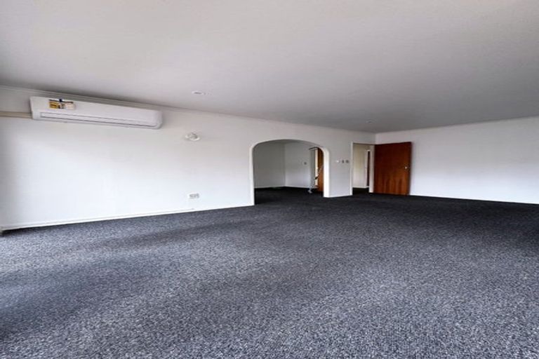 Photo of property in 4 Tawavale Crescent, Totara Vale, Auckland, 0629