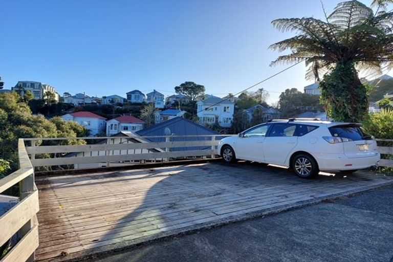 Photo of property in 3/133 Kelburn Parade, Kelburn, Wellington, 6012