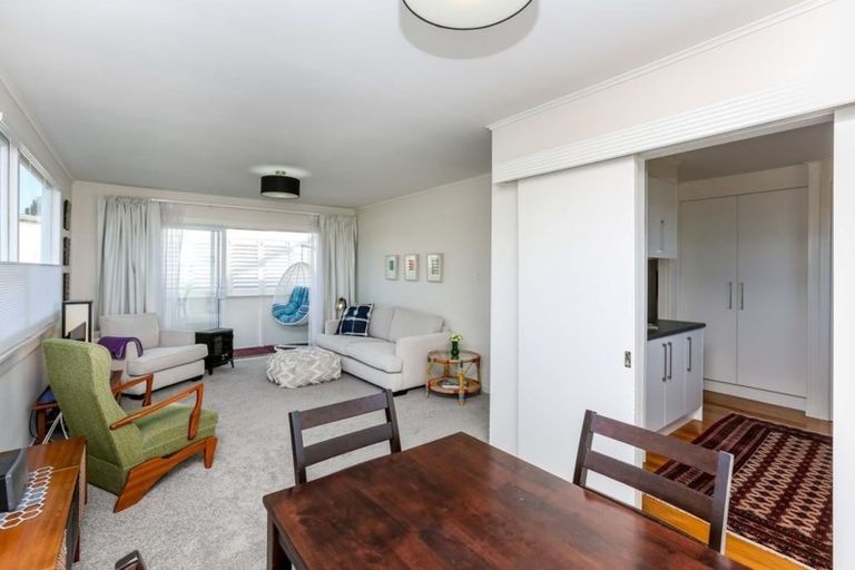 Photo of property in 8/53 Young Street, New Plymouth, 4310