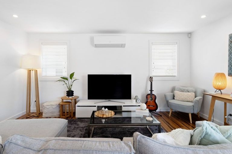 Photo of property in 15a Alberta Street, Point Chevalier, Auckland, 1022