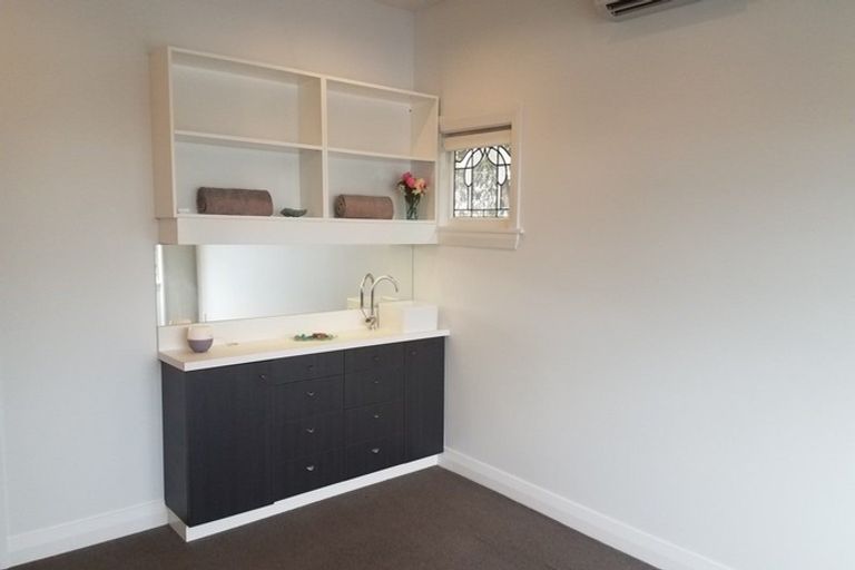 Photo of property in 162 Clarence Street, Riccarton, Christchurch, 8011