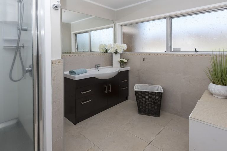 Photo of property in 4 Galvan Avenue, Sunnyhills, Auckland, 2010