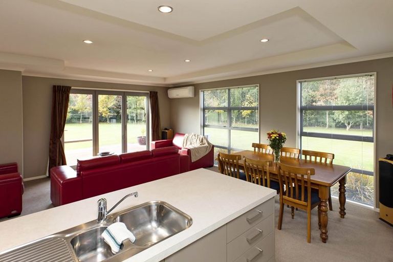 Photo of property in 3 Crawford Close, Amberley, 7410