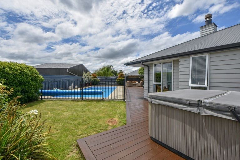 Photo of property in 5 Warrington Court, Carterton, 5713