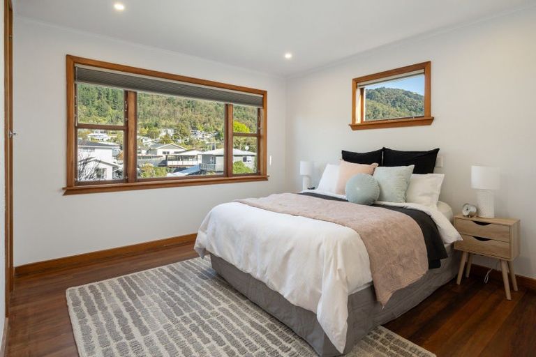 Photo of property in 76 Hampden Street, Picton, 7220